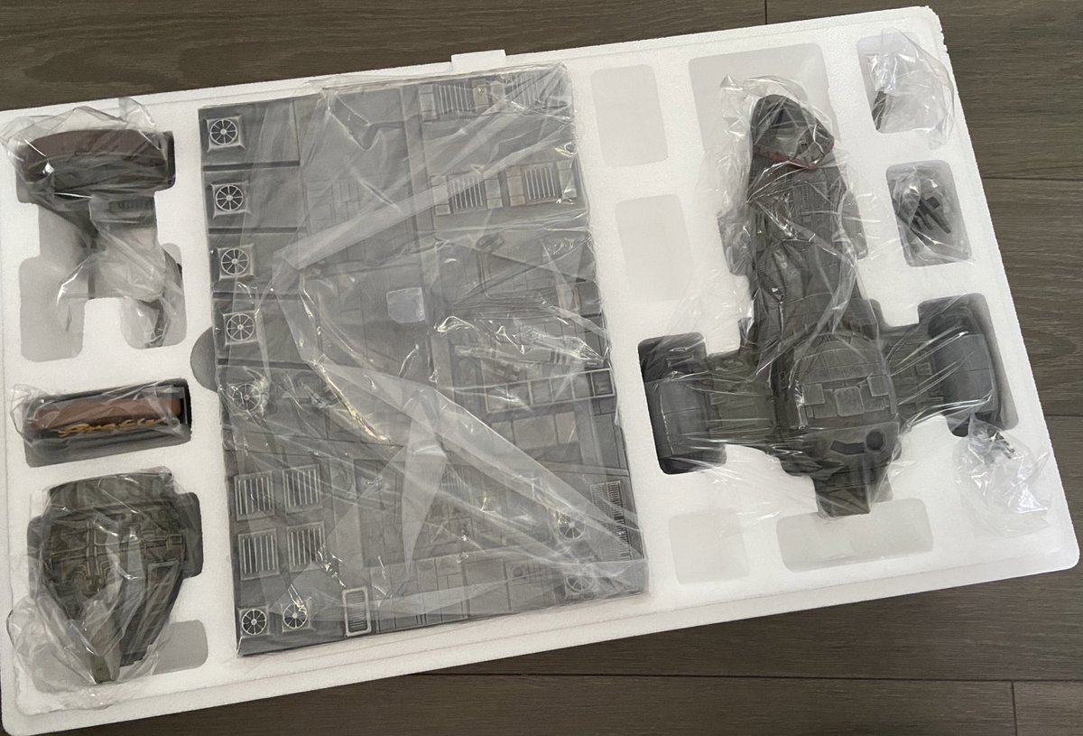 codenaga's tweet image. Heute gab es wohl die neueste Episode #startrekdiscovery, aber ich hab lieber meine #Serenity zusammengebaut, einen Blu-Ray-Player angeschlossen und die erste Episode von #firefly geschaut. 😍 //@fireflycast