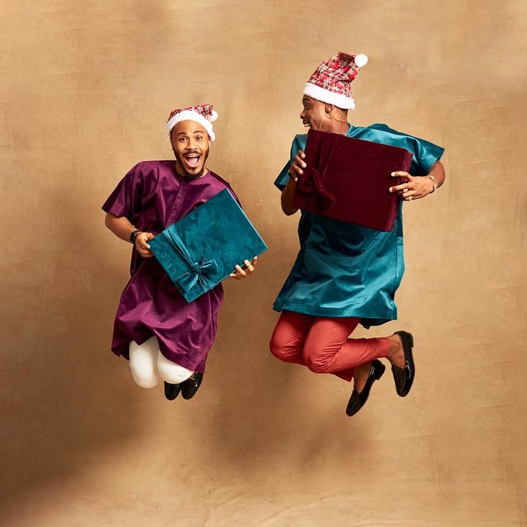 themkyounng's tweet photo. Merry Christmas to you all from @ozo_chukwu and his fellow apple boy, @neo_akpofure
__________
Relationship Twitter #SantaErica Islam Rap Iggy #ThankYouNengi Wiseman #MILTOP5 #motara #KiddwayaEntertaiment Piece of Me https://t.co/oDhqau6wou