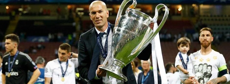 زين الدين زيدان بعد استراحة دامت 10 شهور عاد لـ يحقق الدوري الإسباني في موسم كامل قاد فيه الفريق إلى لقب الليغا مع تسجيل 21 لاعباً مختلفاً مع أفضل سجل دفاعي لـ الفريق في آخر 50 عاماً .