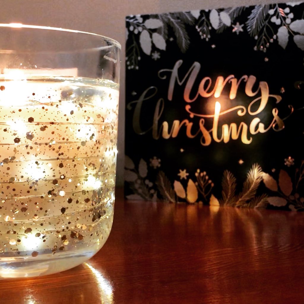Merry Christmas everyone 🎄🎅🏽🎉

#merrychristmas #chrimbo #santa #presents #christmaspresents #familytime