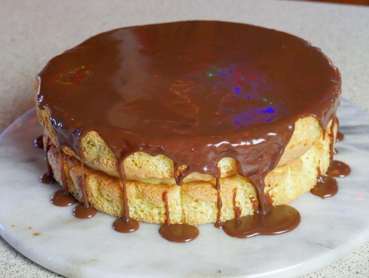 CHEFJOHNREED's tweet photo. Happy christmas, hope everyone had a safe and awesome day. 

Knocked up a Boston cream pie &amp; baklava.

#food #foodie #foods #cooking #cheflife #chef #xmas #xmas2020 https://t.co/E9W22EuM7h