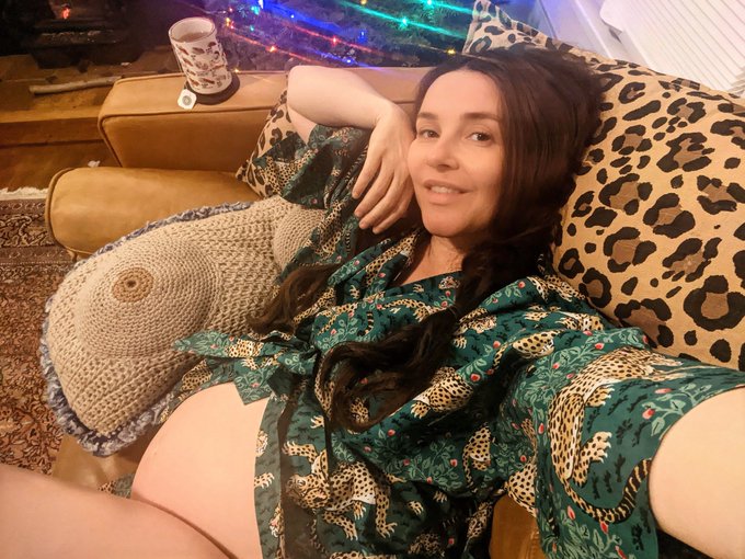 A body-led day. I haven't spent a day like this in a very long time. I ate croissants, pomegranates,<a href="/tag/mvsales"class="tags"><span>#mvsales</span></a>