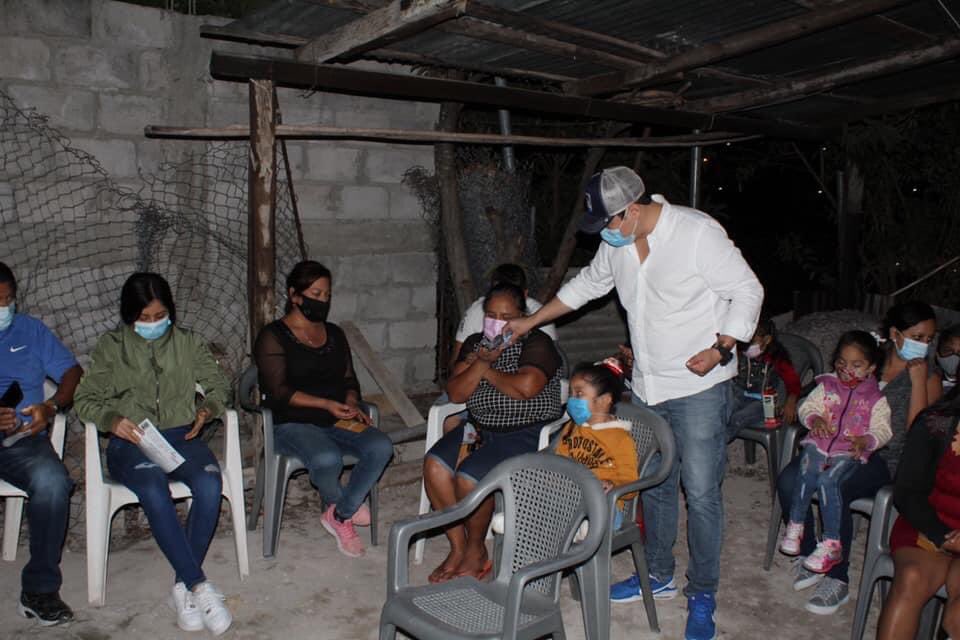 jesussalgadoc's tweet photo. #UnProyectoDeTodos🙌🏼
Bien dicen que la unión hace la fuerza y yo quiero a un #Chilpancingo fortalecido, capaz de vencer cualquier obstáculo.
Gracias vecinos de la Plan de Ayala por escucharme y formar parte de este proyecto encaminado a mejorar la vida de los chilpancingueños. https://t.co/04RTp8uGtX