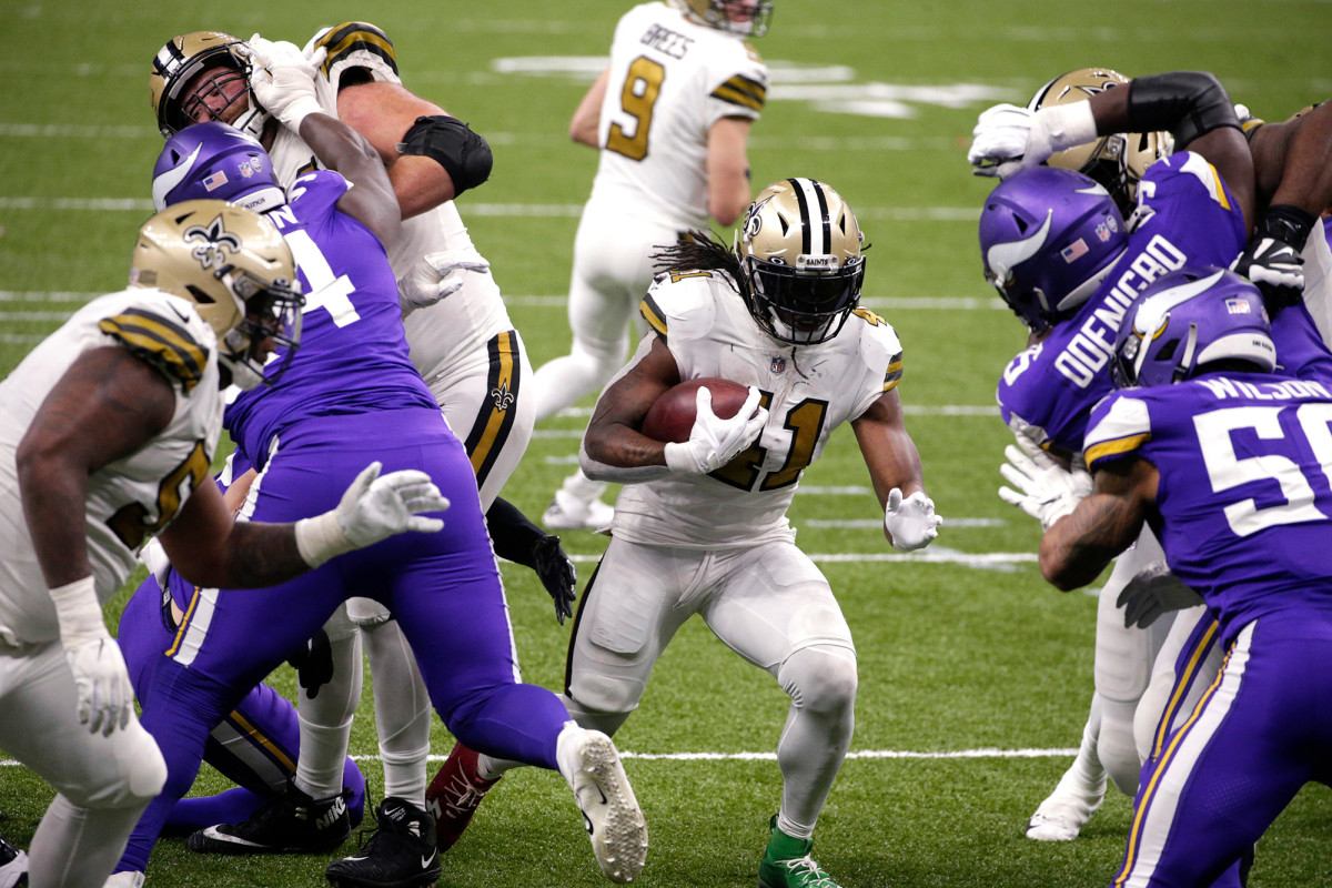 Alvin Kamara ties NFL record with 6 touchdowns in Saints win