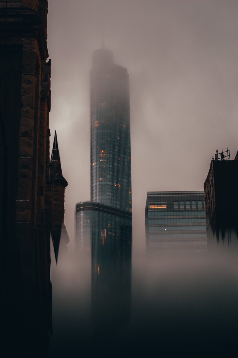 rafalskiphotos's tweet photo. Gotham City 🌃 https://t.co/XBlr5Um5tE
