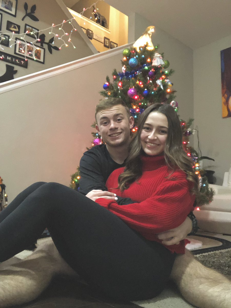 Kaylee_Adamson's tweet photo. 2018➡️2020 🎄 https://t.co/oC7CtxpZZO