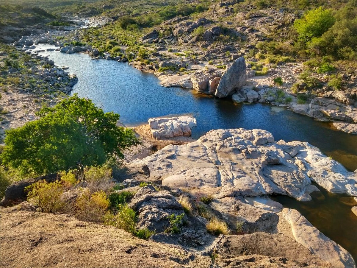Luego de hacer Treking  bajo el sol nos refrescamos en nuestra #MaravillaNatural #RíoMinaClavero
#ComenzóLaTemporada #DestinoSeguro
#VivíNaturalmenteMina #Traslasierra #Yo❤Córdoba <a href="/visit7mar/">visit7mar</a> <a href="/turismocba/">Córdoba Turismo</a> @traslasierraok