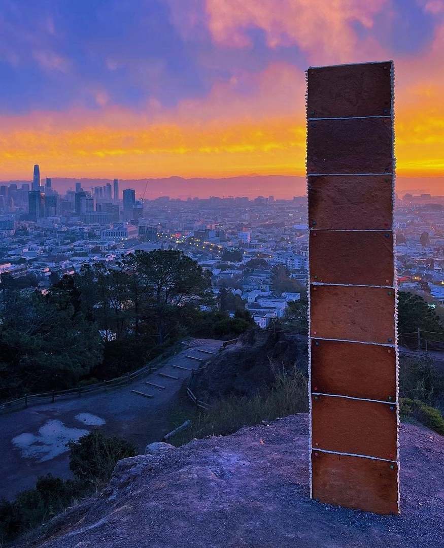 Someone is trying to take away my title as SF's Best Tower! A gingerbread monolith-like structure appeared on top of Corona Heights Park during Christmas morning. Was it Santa? Was it aliens? What's your theory? 🎅👽

📸 <a href="/aprilzero/">Anand Sharma</a>

#sanfrancisco #monolith #gingerbreadmonolith