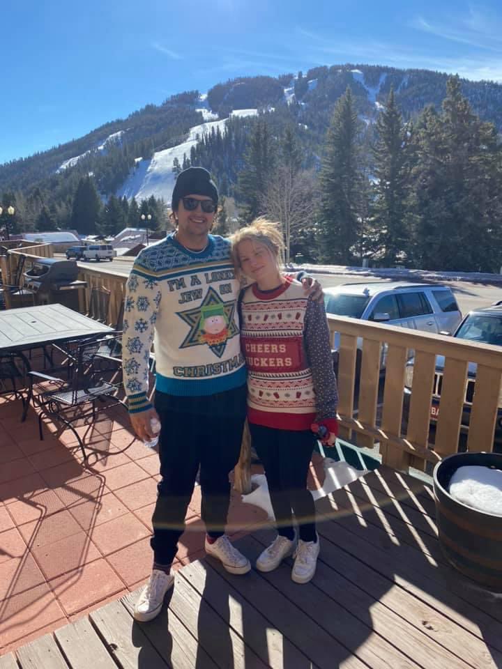 Cappysnow3's tweet photo. Christmas sweaters on fleek 👀 https://t.co/5VSbZzLvXm