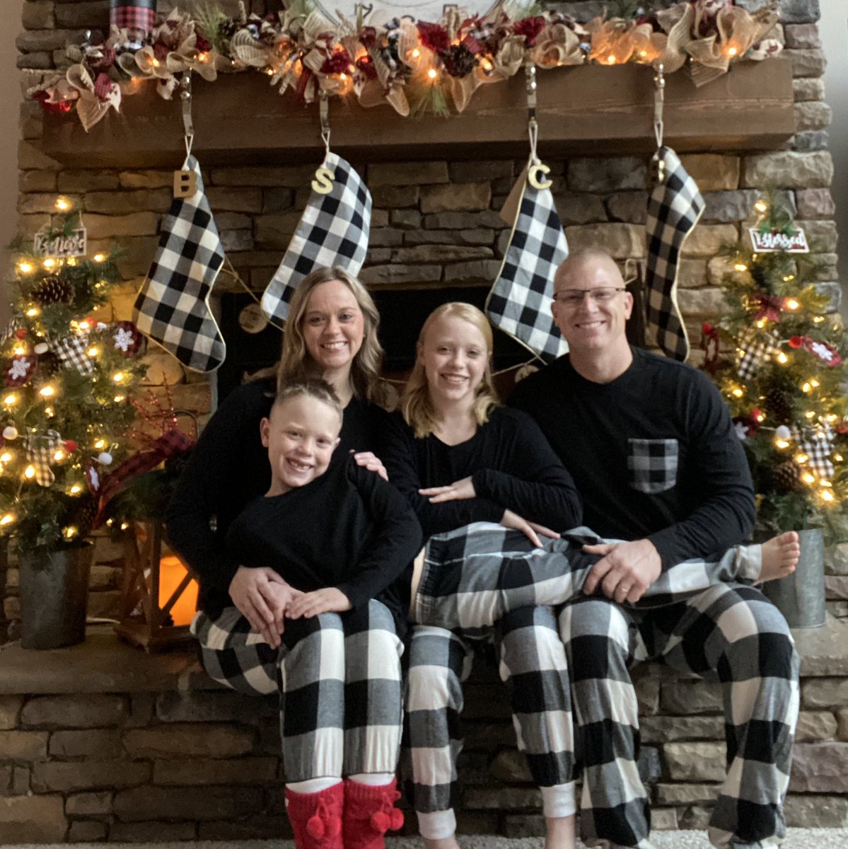 ShellyBradley15's tweet photo. That’s a wrap Christmas 2020 ❤️ #homesquad #bradleybunch https://t.co/NH6LiUfJB6
