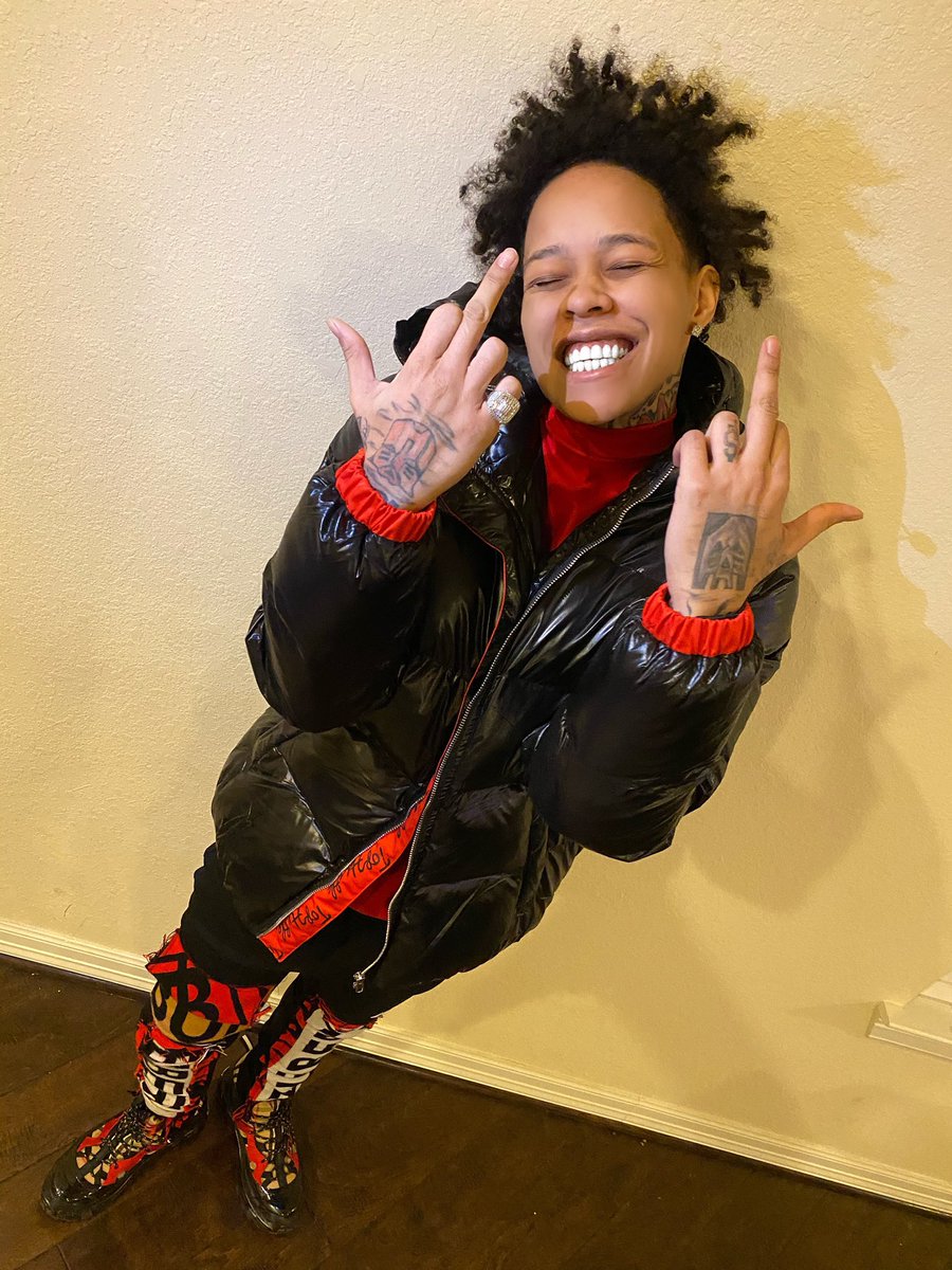 ombbloodbath's tweet photo. 🚁 in the middle of the hood im flyer than errybody 🧼🧼🧼 https://t.co/pznQvxCKuN