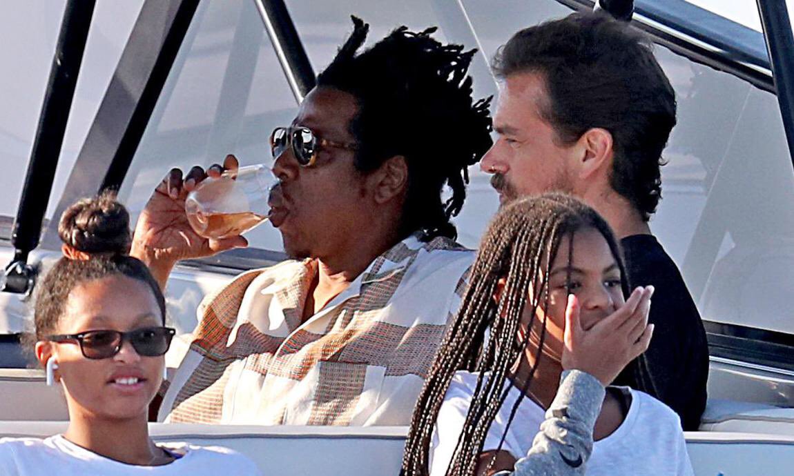 Stargazing_Co's tweet photo. The only reason $SQ would purchase Tidal is so Jack Dorsey could help his boat buddy save his struggling investment. I can’t think of another rational reason. Customer acquisition for Cash App? Even that argument is super flimsy... https://t.co/odeXpZosEI