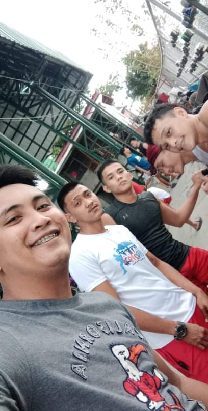 RaymonLaya's tweet photo. Christmas ball 🏀♥️💯 https://t.co/E4gQXy1IGc