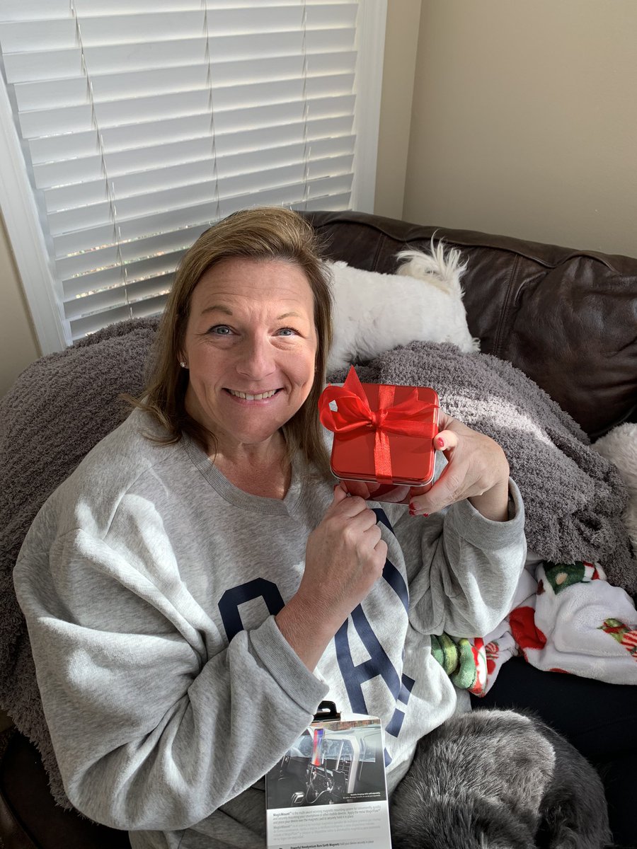 madouglas_'s tweet photo. Another Merry Christmas to my mom!! @esuparking https://t.co/SvhDBJd5r0