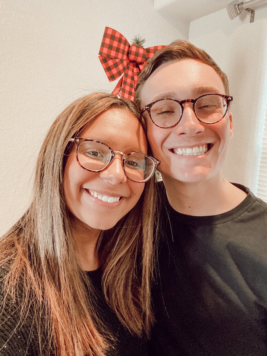 Brendan22398's tweet photo. New Years to Christmas 2020! With baby on the way what do you know! 👶🏽🤰🏽 @c_germenis https://t.co/2f5lMhjr9y