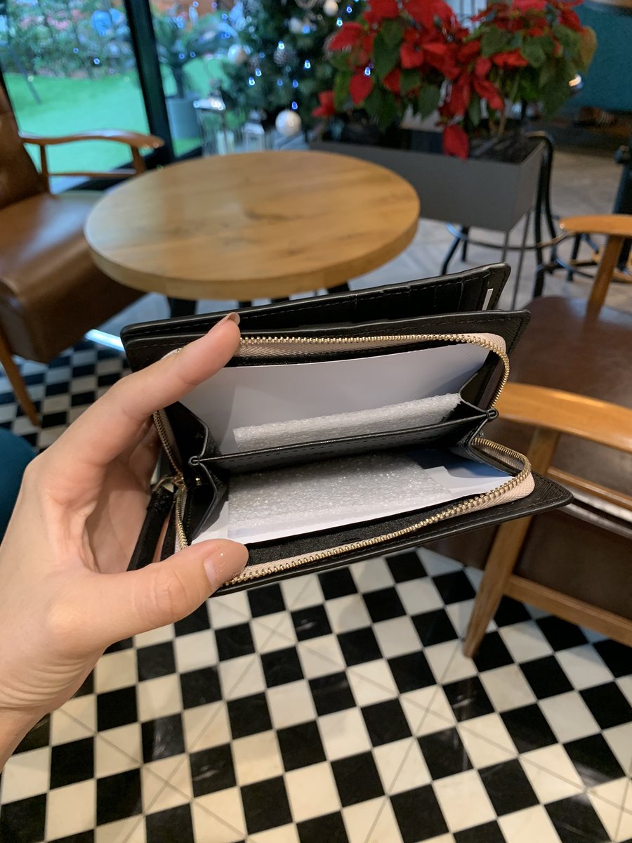 brandeebkk's tweet image. 12.12 sales🔥พร้อมส่งที่ไทย
- Kate spade Cameron bifold wallet ลดเหลือ 1990 บาท‼️
#howtoperfact #howtobeauty #howtobeperfect #howtoperfect #ไว้รีวิวห้ามขายของโว้ยย #ไว้ขายของห้ามรีวิวโว้ยยย #preoderusa #พรีออเดอร์ #พรีออเดอร์อเมริกา #พรีออร์เดอร์เกาหลี #ของดีบอกต่อ  #katespade