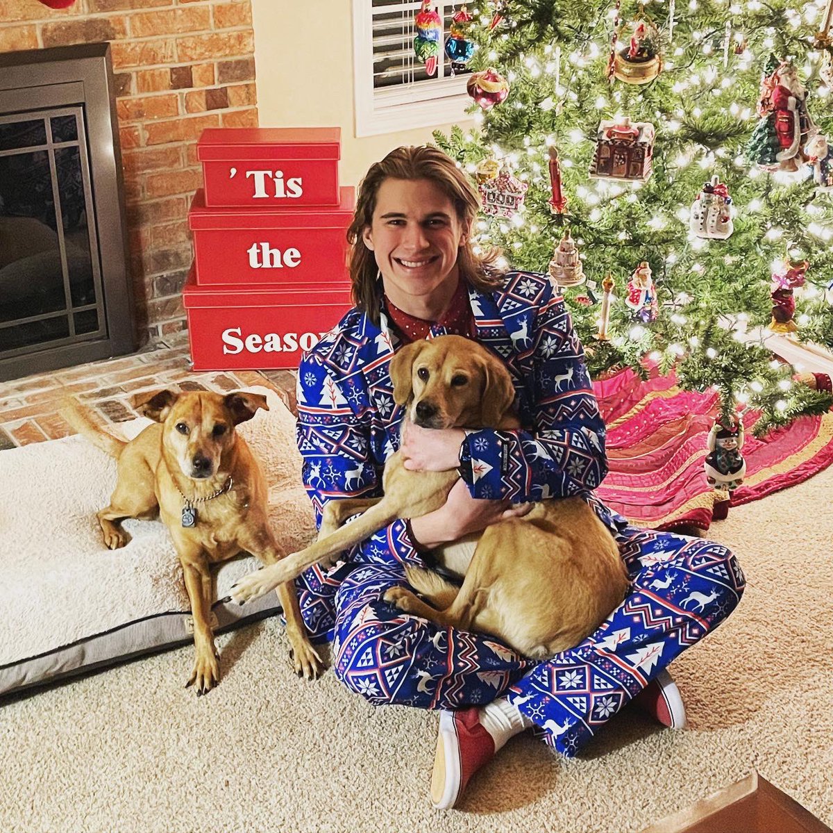 Classic_Al_2000's tweet photo. Merry Christmas to all, and to all a good night... https://t.co/8D1nat5RsH