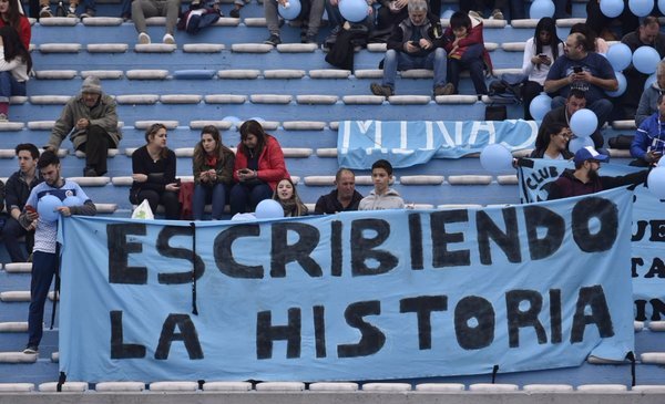AgussCaceres_'s tweet photo. Un día como hoy pero en el 2007 surgía un club que con tan solo 13 años está en Primera División por segunda vez consecutiva, club el cual tuve la suerte de conocer gracias a Rumbo al Ascenso (2012)y que desde ese día me hice hincha. Feliz Cumpleaños Torque querido! #vamostorque https://t.co/Vn3471KQ53