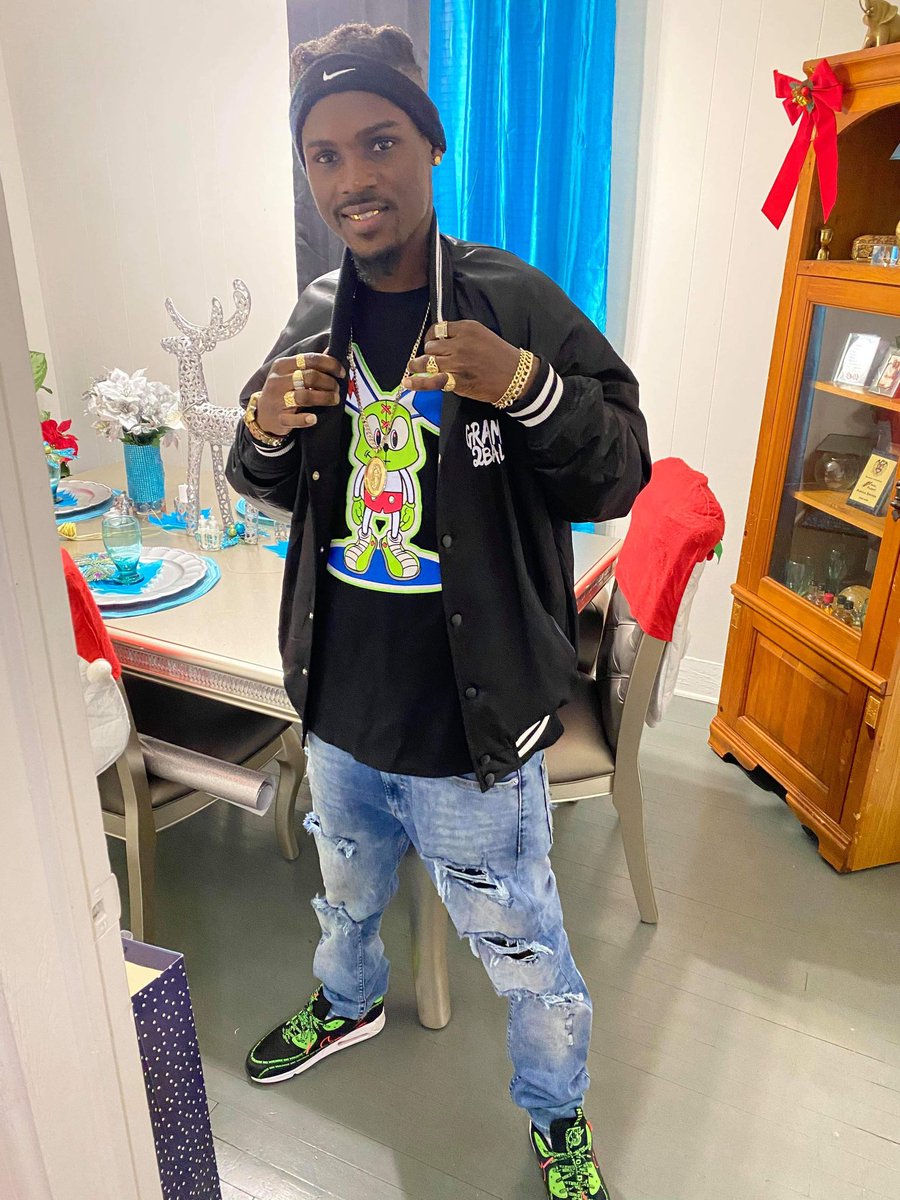 DeazyFrasier's tweet image. Everything Still Swiff #StripBoy #StackFam #SoSwiffy