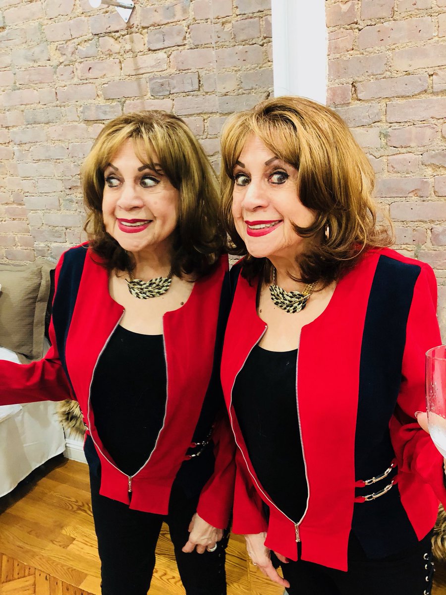 Merry Christmas! 🎄❤️Double the love, happy &amp; merry to you this holiday season! 🎄🎁🌟
*
*
*
#margaritapracatan #doublethelove #merrychristmastoyou