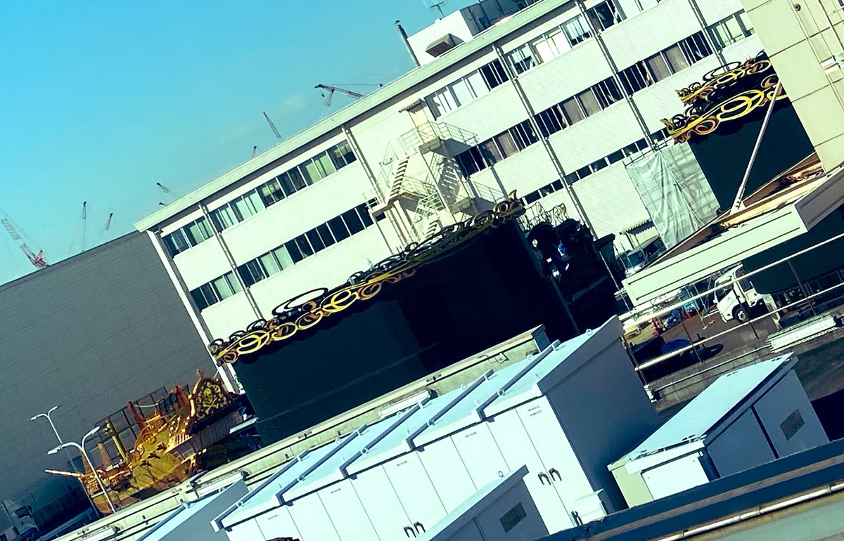 Twitter 上的 ツイ太郎 金色の装飾 ここから下は かなり大きな電飾だ この黒のバージは 全部で4 5台ある 映像をledでライトアップして ショーを演出する ファンタズミック を イメージしてもらうとわかりやすい Tdl Now Tds Now Tdr Now Tds ビリーヴ シー Twitter 上的 ツイ太郎 金色の装飾 ここから下は かなり大きな電飾だ この黒のバージは 全部で4 5台ある 映像をledでライトアップして ショーを演出する ファンタズミック を イメージしてもらうとわかりやすい Tdl Now Tds Now Tdr Now Tds ビリーヴ シー