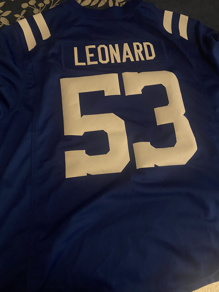 datguyshanmac's tweet image. .@dsleon45 When the wife gets you the best LB in the league’s jersey, it’s a great Christmas!!!