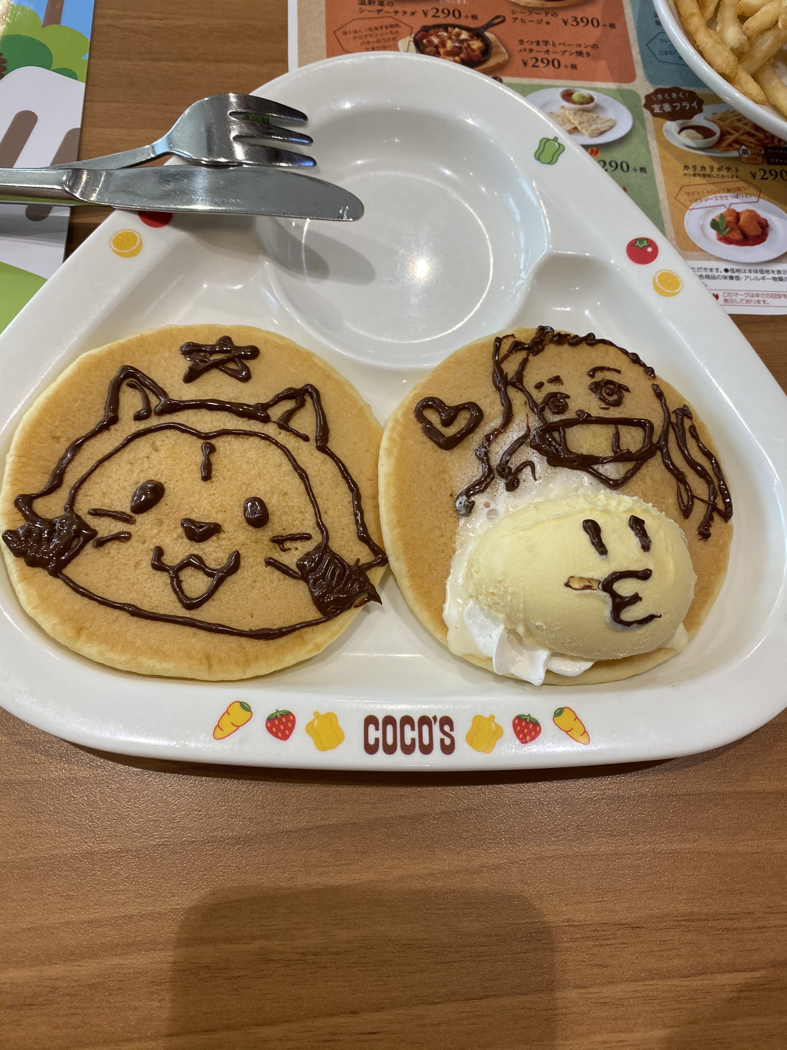 じゅでぃー A Twitter ココスでパンケーキに絵描いて 言われてラスカル描いた T Co Luvdwqqvwx Twitter