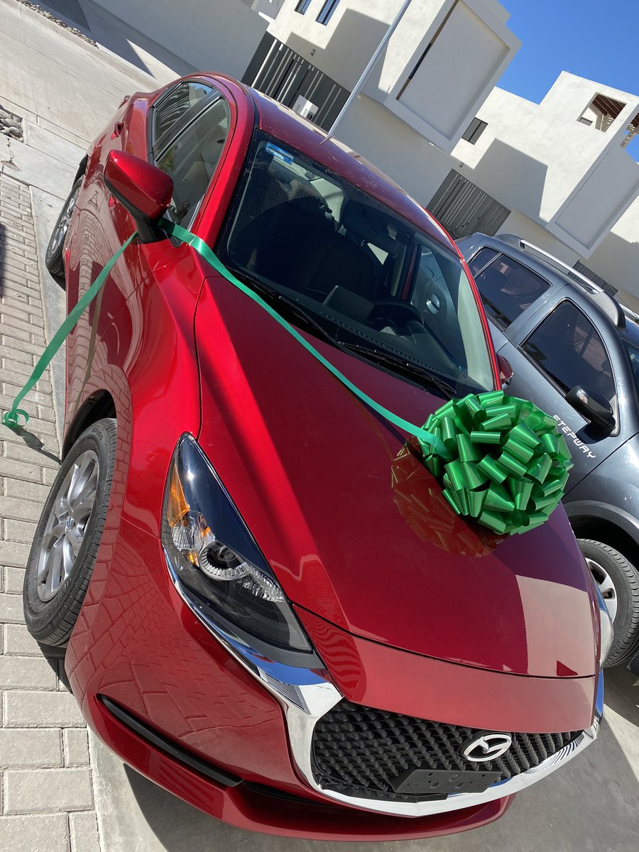 23Janc's tweet photo. Cuando yo era R1, mi novia se fue a vivir conmigo. Nos embarazamos, no teníamos suficiente dinero. Ella vendió su automóvil, para cubrir ciertos gastos del parto y otras cosas.
Hoy cumplí una promesa que me hice, a 9 meses de egresado.Aquí su regalo. https://t.co/Tstvyl22E7