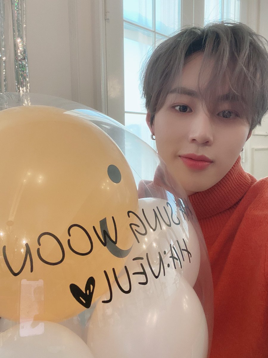 하성운 tweet media
