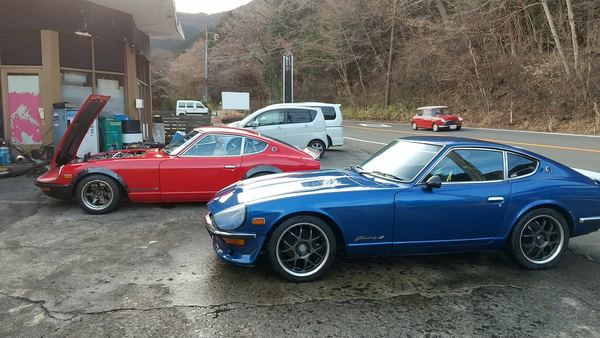 takayuki7kaneko's tweet photo. 預けていた車が出来たので
高速バスに乗って取りに来た

半年ぶりのz

人生初のツインプレートに
手こずる。。。慣れない。。。

帰りの東名
渋滞15kmとか見ちゃうと
なかなか帰る気にならない

下手過ぎて
クラッチ無くなっちゃいそうだものw

#s30z
#s31z
#L6turbo https://t.co/S05m7JmyS9
