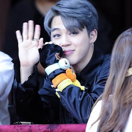 — untuk memberitahukan agar bersiap-siap untuk memberikan salam perpisahan. Lalu, mereka pun bersama-sama berseru sambil melambaikan tangan.

“Let’s meet again!”
 

[<a href="/NOCTWON/">WONSEOK, 송.</a> ]