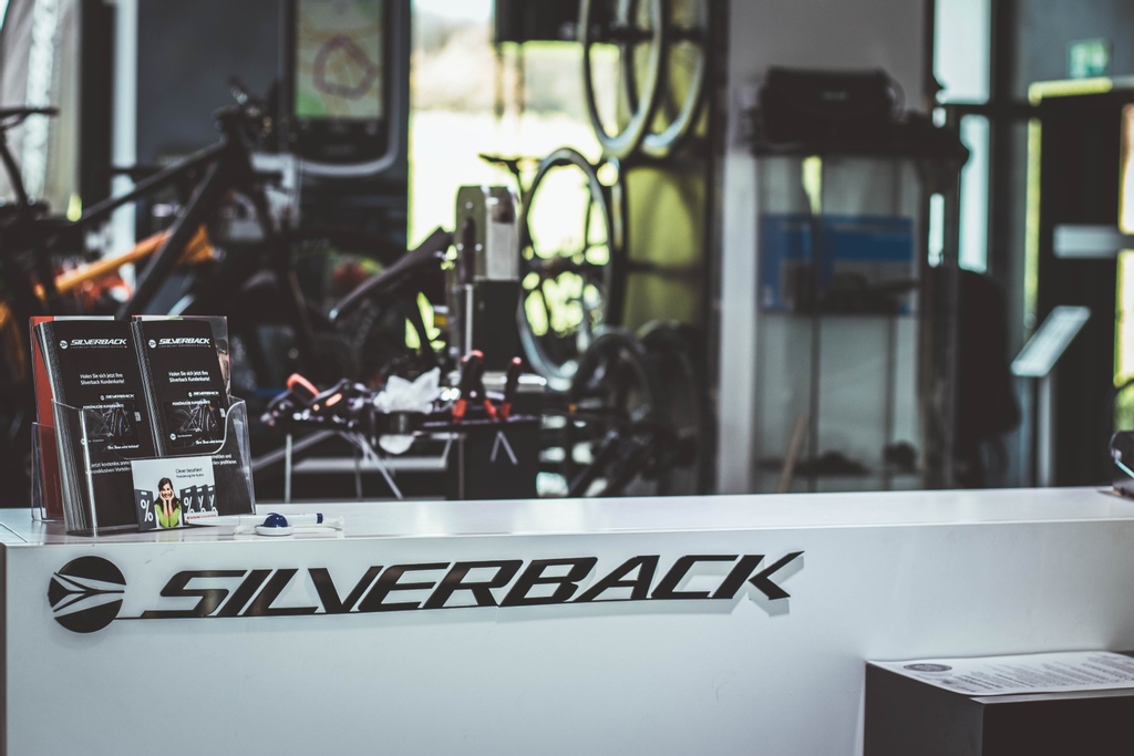 SilverbackBikes's tweet photo. We always want to help! Inbox us or drop us a visit or check out our FAQ.

FAQ Page: https://t.co/bhjHw4XNVR

#SilverbackBikes #BestInClass #BornToBeFast https://t.co/iYhfeT02R6
