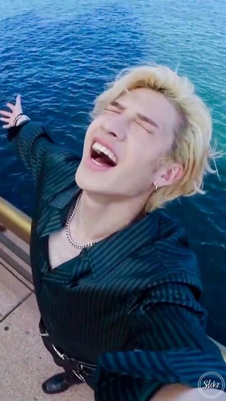 — some bang chan pics that express how i feel; a necessary thread  #StrayKids  #skz
