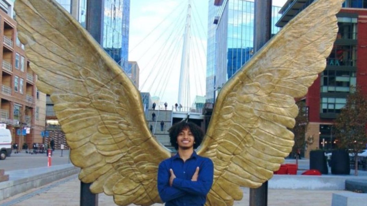 Those not on the frontlines say young people are not affected by COVID, but this photo with angel wings portended Wilber Portillo's future. A year ago he was urban farming in Denver, Colorado and now he's dead. He was 18.  https://denverite.com/2019/07/16/metro-caring-urban-farm-interns/