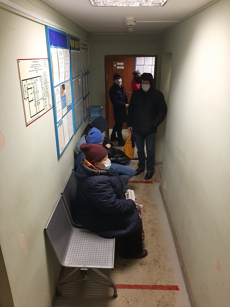 Вот такая ситуация в ОВМ УМВД по Волжскому району, дозвониться до них невозможно,  т.к. на звонки не отвечают. Работают 2 окна,консультаций не дают.Прописаться, после получения Вида на жительство человеку невозможно.Запись через госуслуги к ним не существует. <a href="/D_Azaroff/">Дмитрий Азаров</a> как быть?