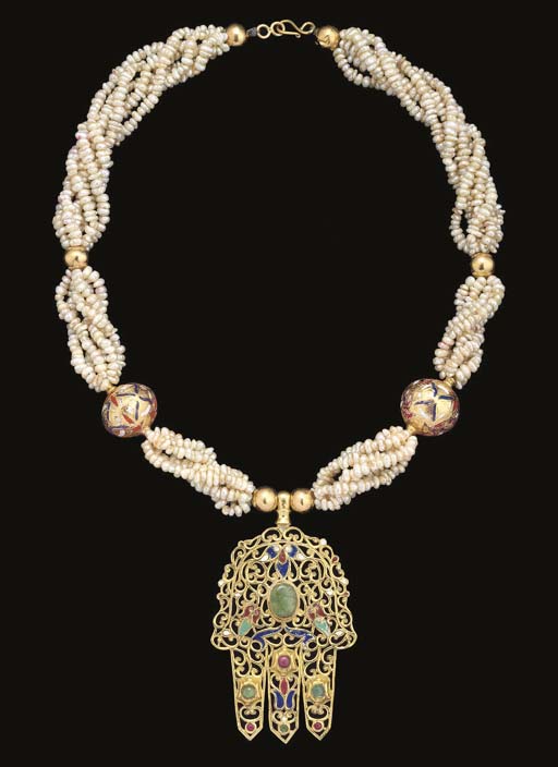 3 - A gemset gold necklace (19th century, city: Fez)