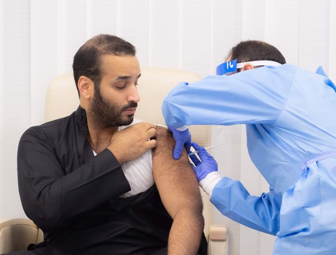 #SaudiCrownPrince Mohammed bin Salman #MBS received the first dose of the #CoronavirusVaccine yesterday. 👍👍