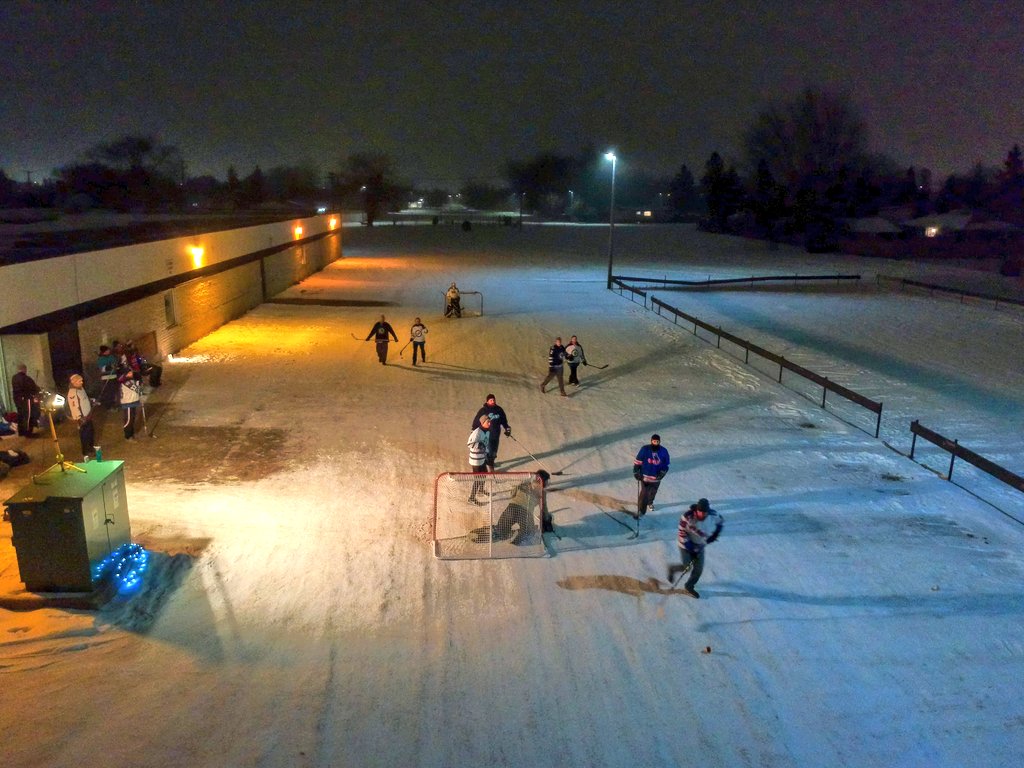Looking back to last year, 2019 was an amazing night. A great crew came out to play, including our childhood friends, the Lemay family. The weather was also perfect, and we played until 3am. 