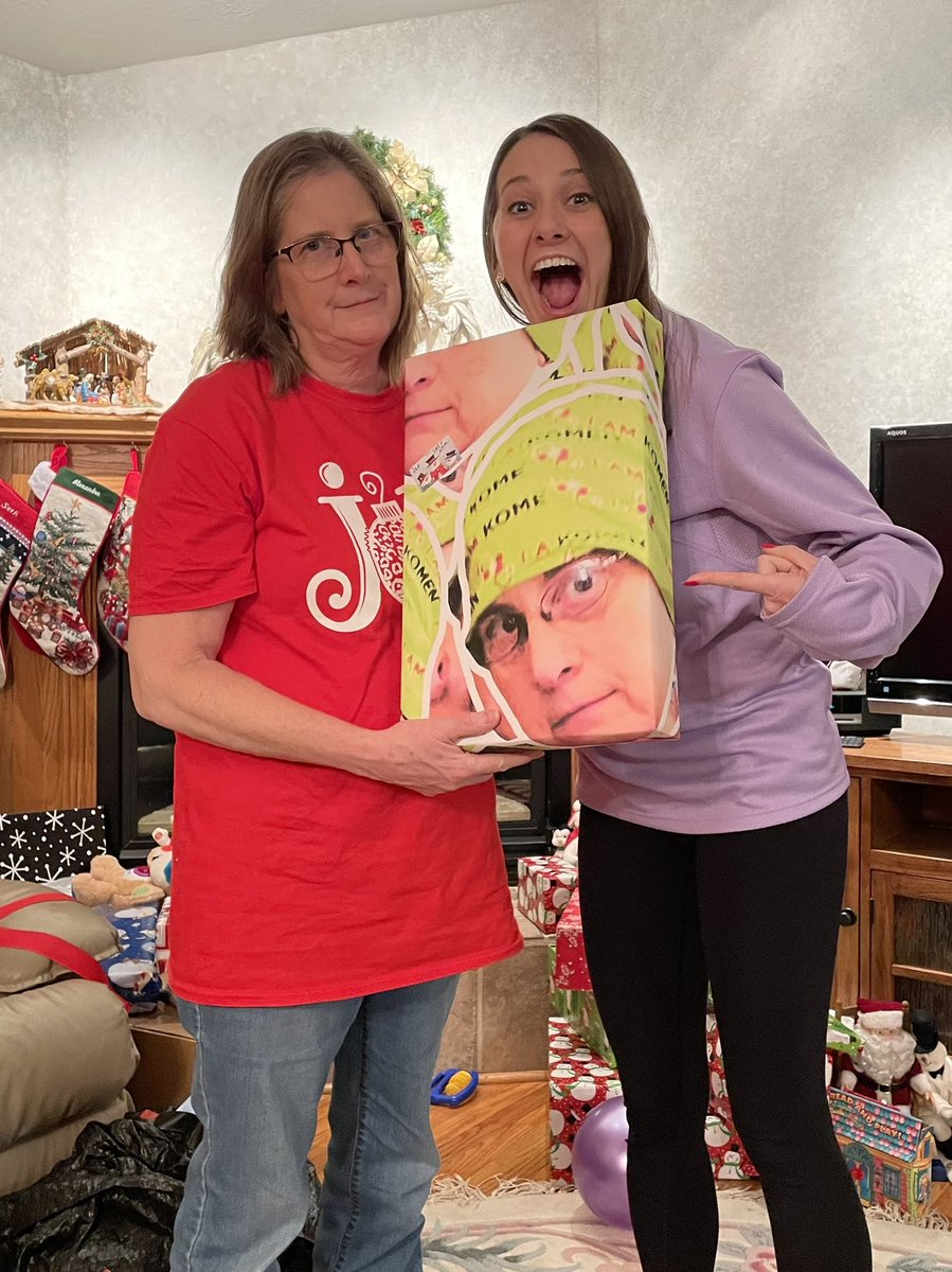 A_Lessard94's tweet photo. Buy your mom personalized wrapping paper with her ✨least✨ favorite picture on it for a gift that keeps on giving 😂🎁 last year vs. this year 😈 https://t.co/FjK7YJYK68