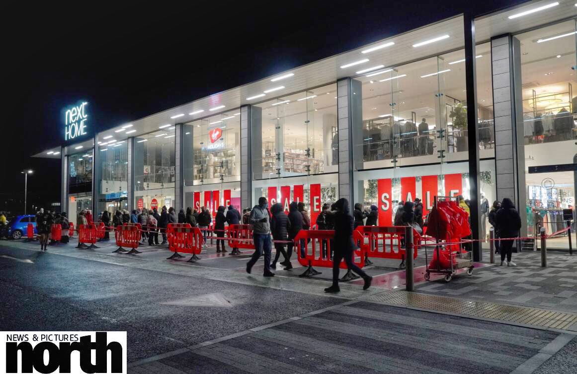 northnews's tweet image. Boxing Day 5AM Sales at Next Silverlink North Tyneside this morning pics by @WillWalkerNNP #BoxingDay #boxingdaysales #nextsale #silverlink