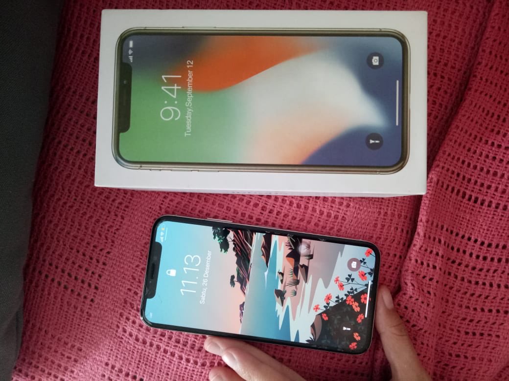 For sale iPhone X 256GB wa 085720106199