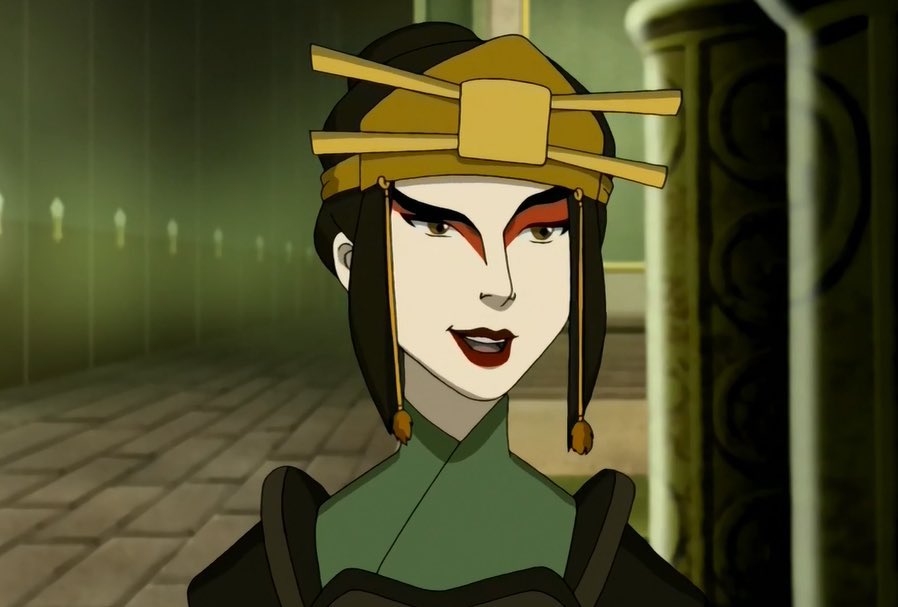 even as a kyoshi warrior, azula still keeps her signature topknot.