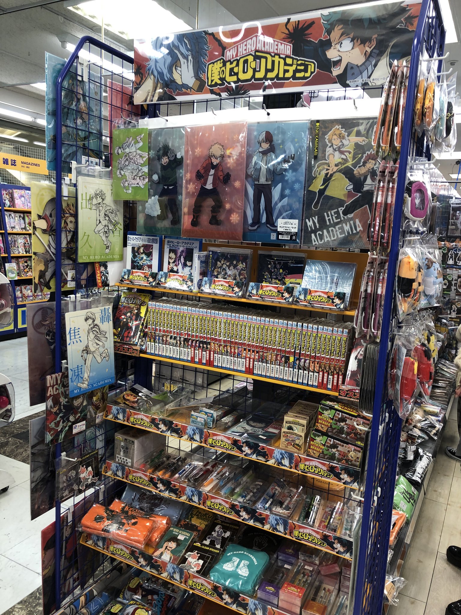 アニメイト水戸 V Tvittere 僕のヒーローアカデミア コーナーのご案内です 大人気ヒロアカのコーナーを年末年始商品もばっちりそろえて展開中みとぅん