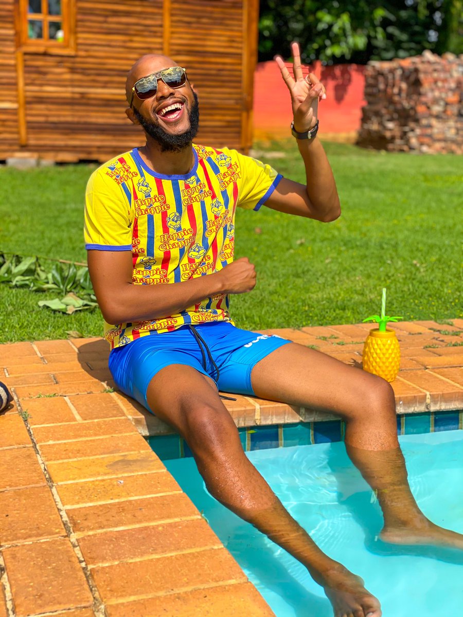 mohale_motaung's tweet photo. Post Christmas 😅 - Happy Boxing Day Fam. https://t.co/JKxKMQtB7y