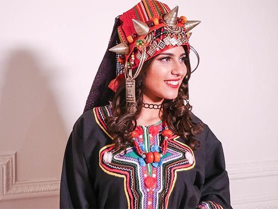 7 - 1 - Worn by an Ait baamrane Berber women