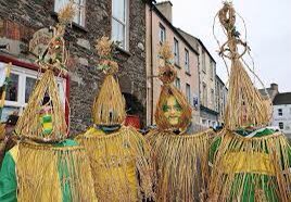 okeeffefiddle's tweet photo. The wren, the wren, the king of all birds,
St. Stephen's Day was caught in the furze,
Although he was little his honour was great,
Jump up me lads and give him a treat. https://t.co/DKUqW75IZ8