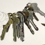 紙の上に鍵？リアルな鍵のイラストがこれ!