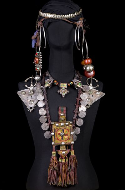 2 - Parures of the Jebel Bani