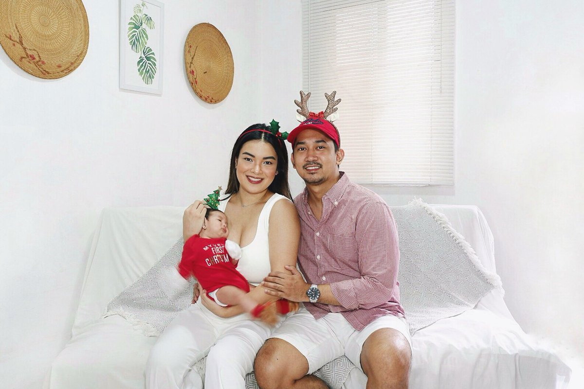 MokiRamos's tweet photo. My mama and papa said that this year’s Christmas celebration is a special one. It’s their 15th Christmas together and the first one with meeeee ☆♡ https://t.co/FLJTrkq8rs