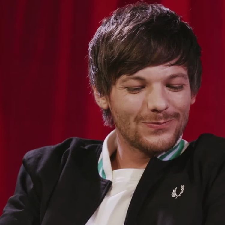 Louis Tomlinson doing the :> face ~ a very adorable thread